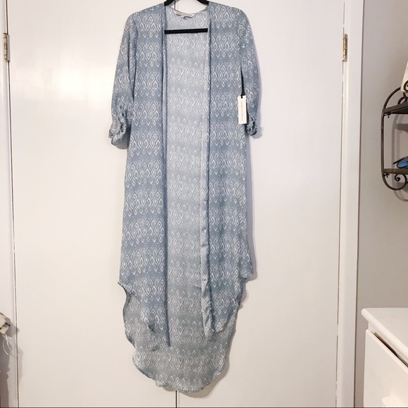 Cupcakes & Cashmere Raina Kimono - Picture 2 of 4